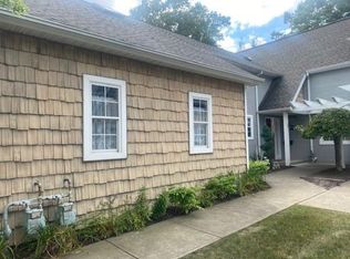 5036 W Oak Ridge Cir, Erie, PA 16509