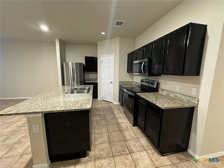 6113 Harriet Tubman Ave — Photo 3