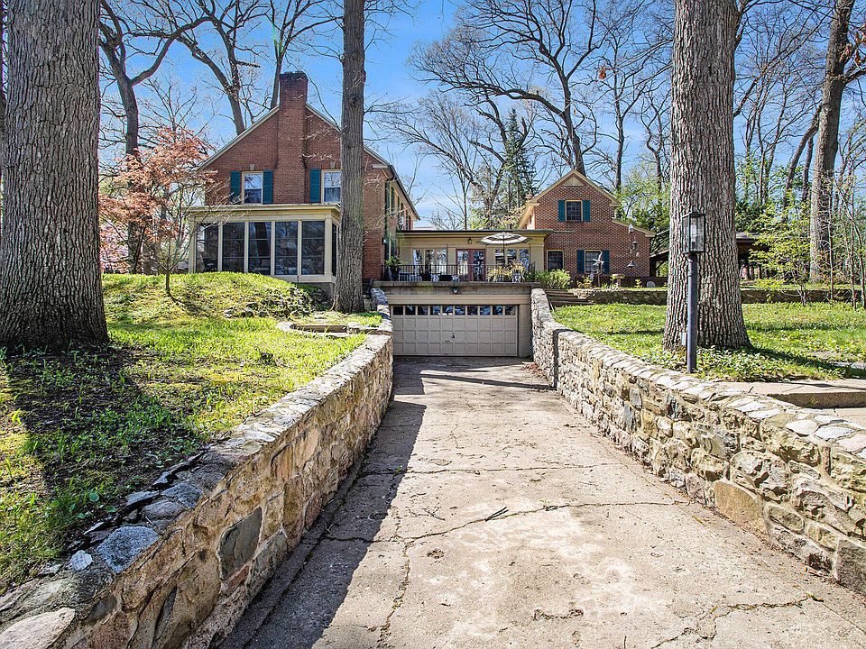 2nd image of 39 Woodmer Ln