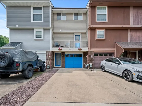 205 Cranbrooke Dr, Coraopolis, PA 15108
