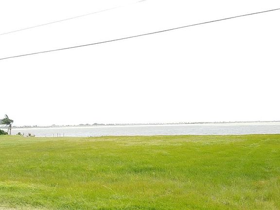 2nd image of 1646 W Bayshore Dr