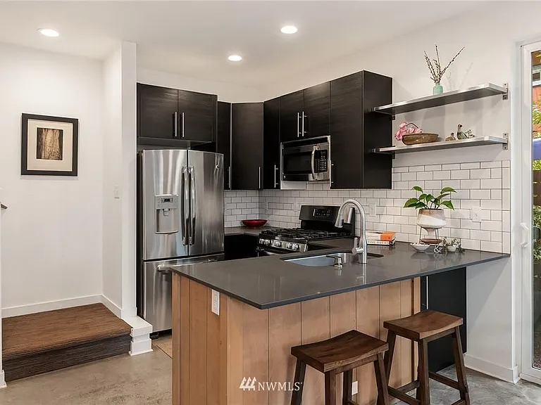 803 S Cloverdale St #803 — Photo 6