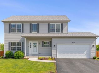 977 Amethyst Ln, Montgomery, IL 60538