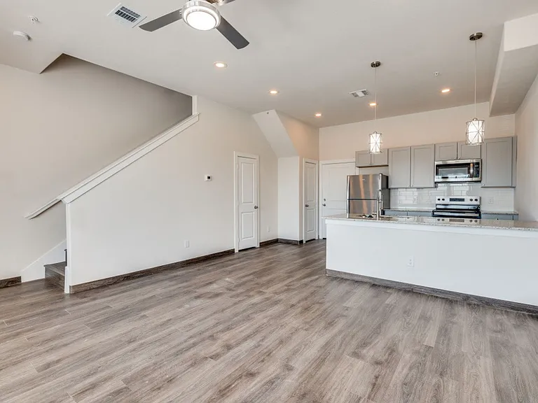 710 Benge Dr — Photo 7