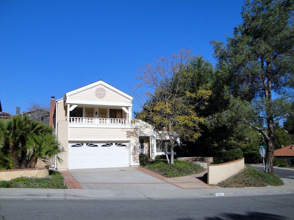 Great Street Appeal, Corner Lot with some Mountain Views