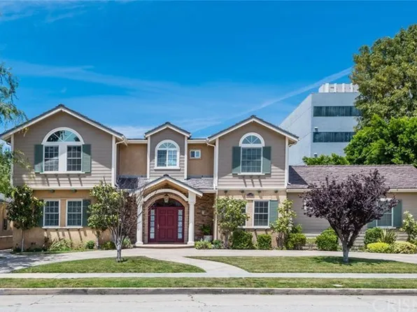 15459 Dickens St, Sherman Oaks, CA 91403