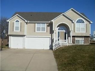 2308 NE Old Paint Rd, Lees Summit, MO 64086