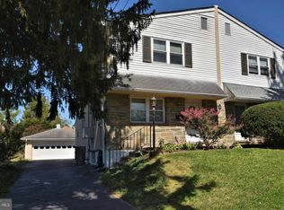 11 Grove Ave, Flourtown, PA 19031