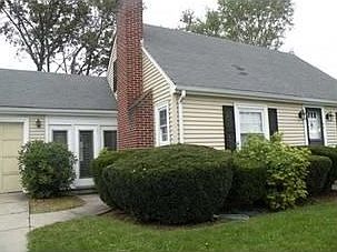 2nd image of 66 Howland Ave
