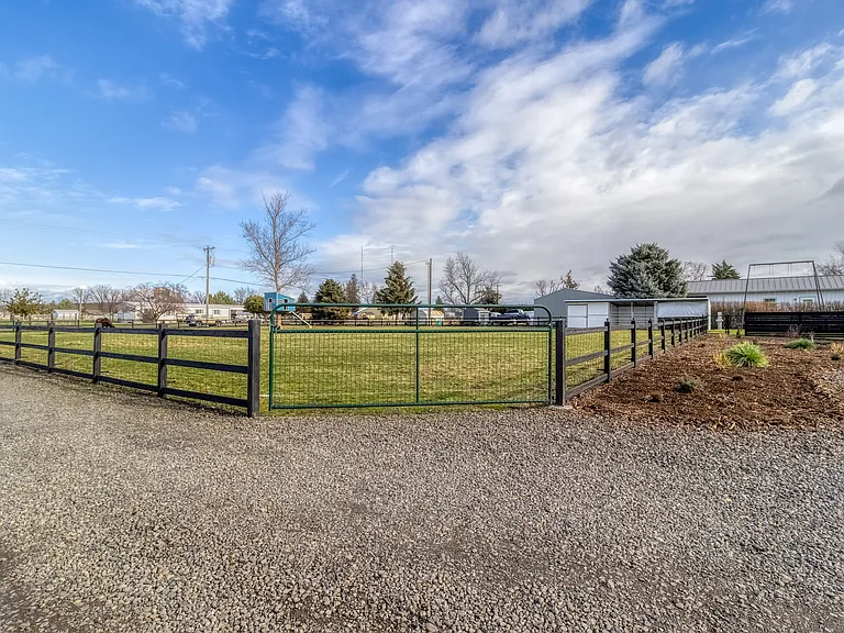 839 Newtown Rd #A — Photo 26