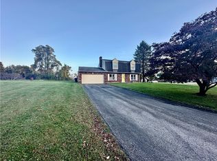 110 Lauffer Ln, Irwin, PA 15642