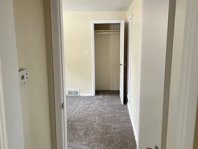 2425 S Norton Ave — Photo 14