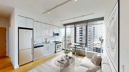 550 W 54th St Photo 1