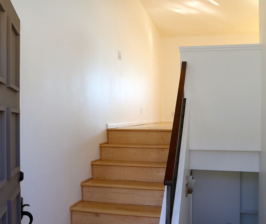 1st image of 907 Calle Gomero