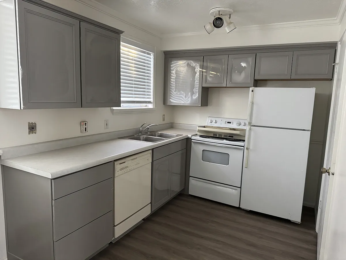Building Photo - 702 N Wall St #2