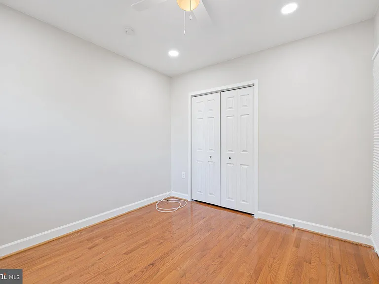 2512 N Dearing St — Photo 21
