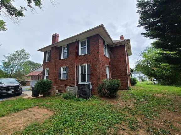 4th image of 4633 Fort Ave