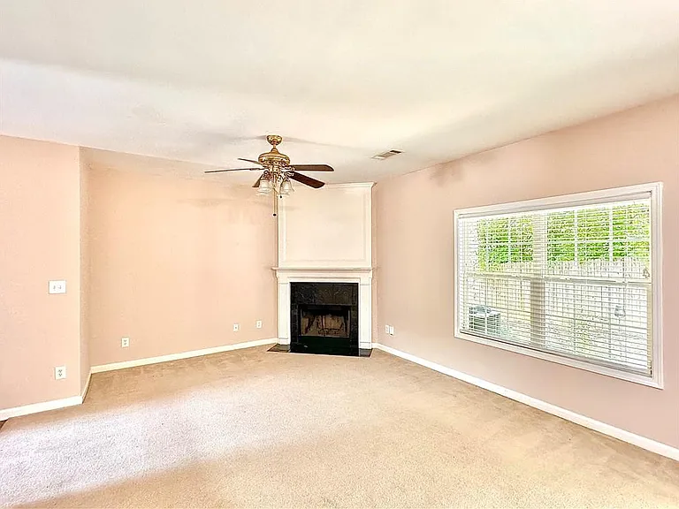 370 Creek Manor Way — Photo 5