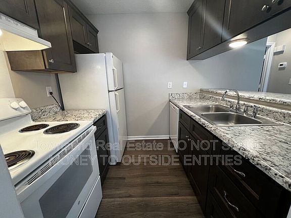 4th image of 1425C Ireland Dr