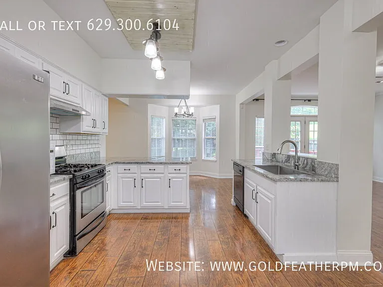 5888 Woodlands Ave — Photo 15