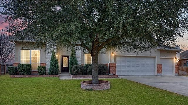 Beautiful curb appeal and 3 car garage!