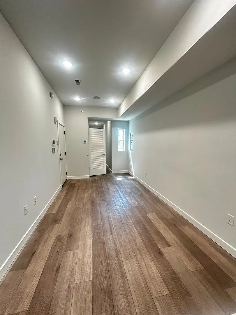 2509 N 7th St — Photo 4