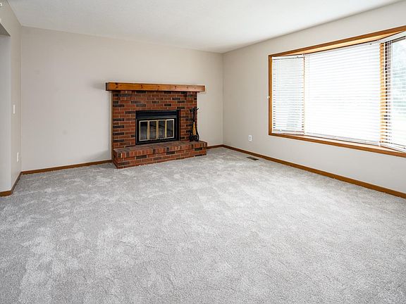 5th image of 150 Saint Paul Dr