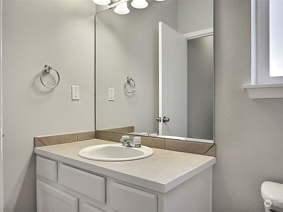 5th image of 11408 185th Street E