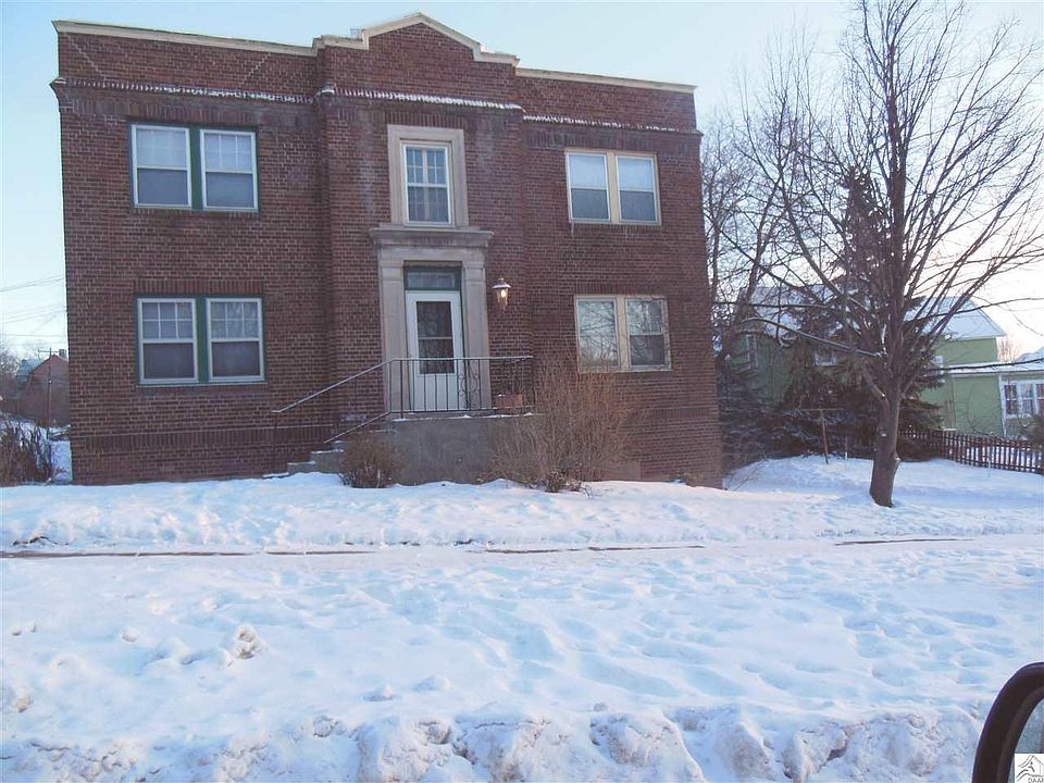 1st image of 102 S 17th Ave E