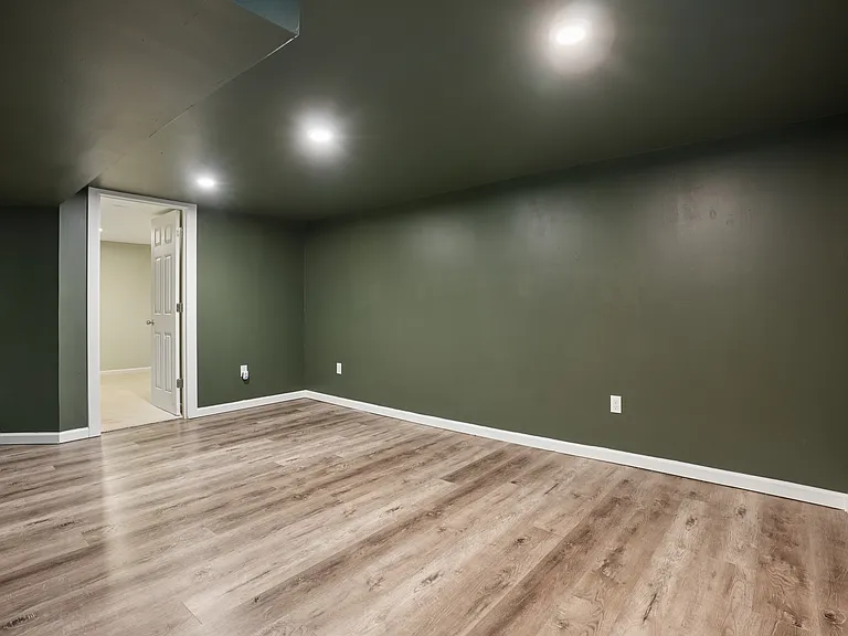 7036 N Wall Ave — Photo 17