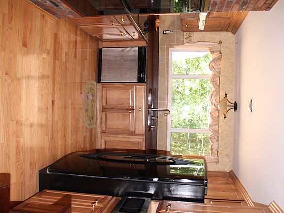 5th image of 410 Wildbrier Dr