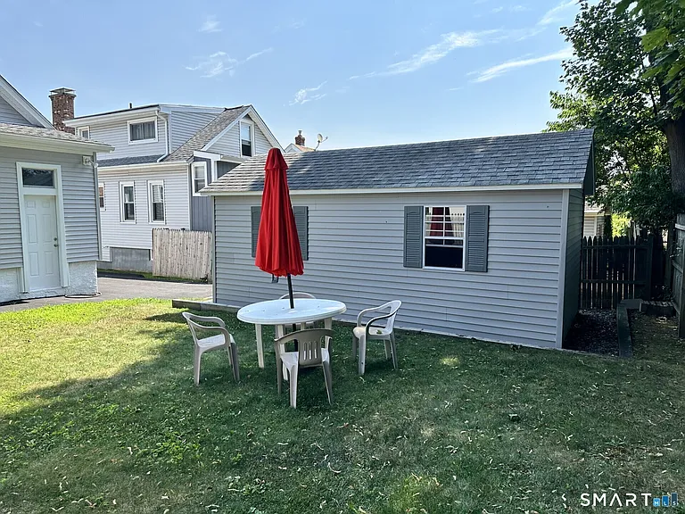 128 Grove Pl — Photo 25