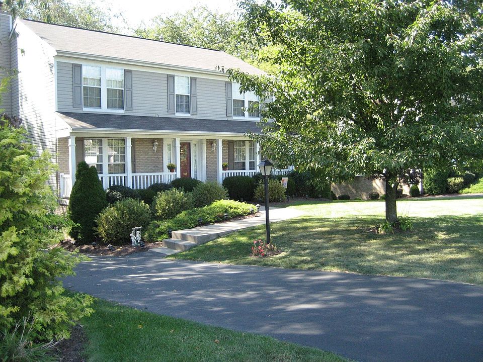 1st image of 924 Normandy Dr
