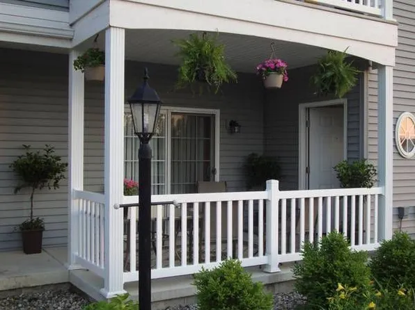 3026 E Stillwater Lndg, Urbana, IL 61802