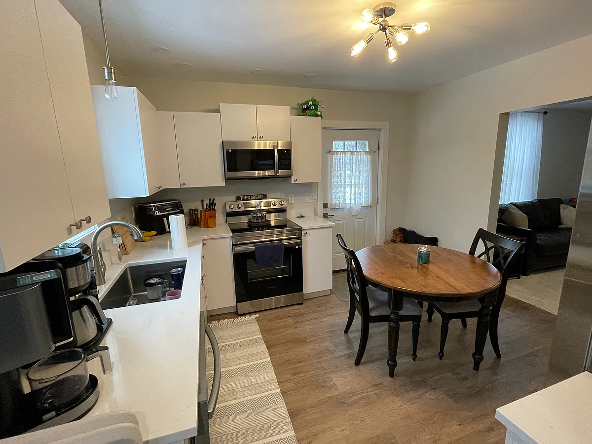 Building Photo - 205 Gansevoort Ave #1
