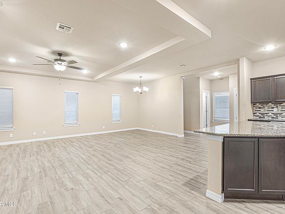 4th image of 6637 McFarland Ave
