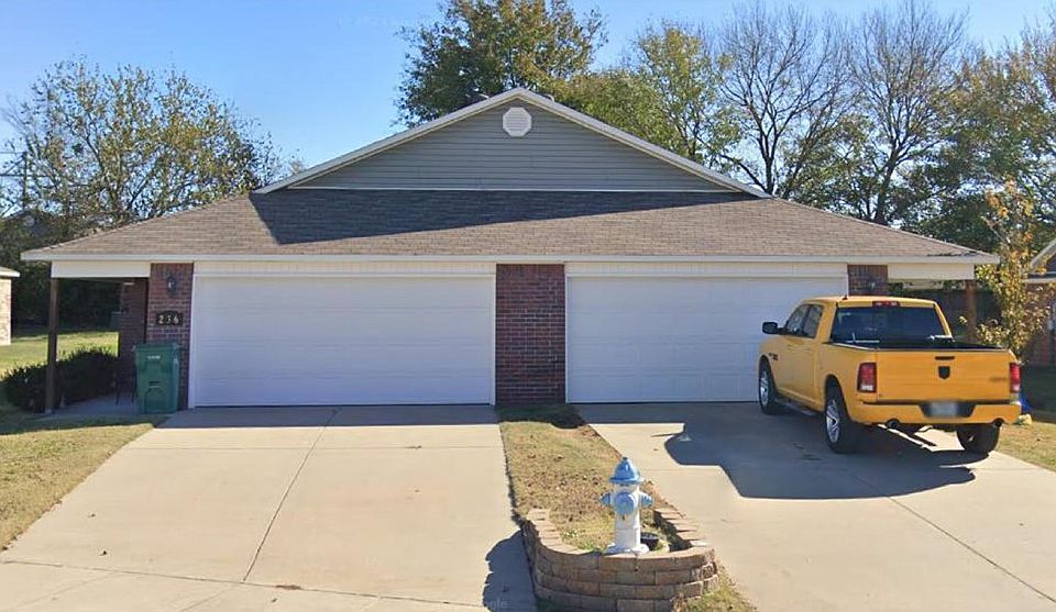 1st image of 234 & 236 N Marietta Way