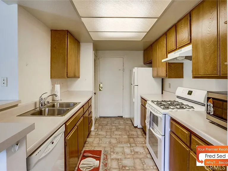 11350 Foothill Blvd — Photo 6