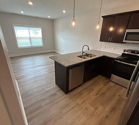 3rd image of 4747 Rockport Blvd #4747