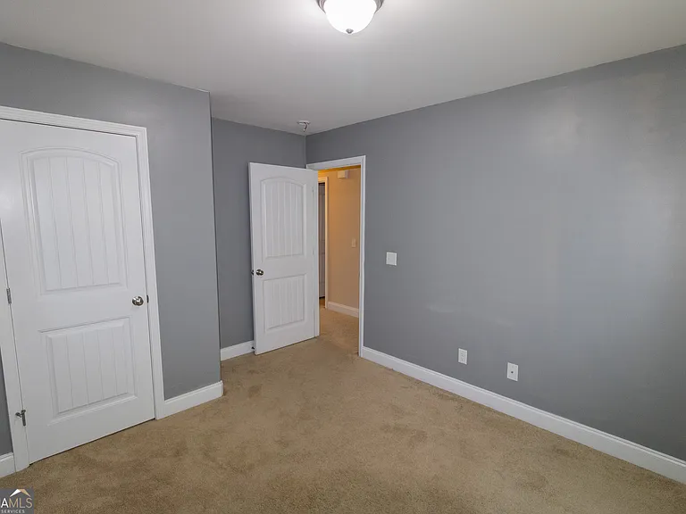 612 Hampstead Ave — Photo 14