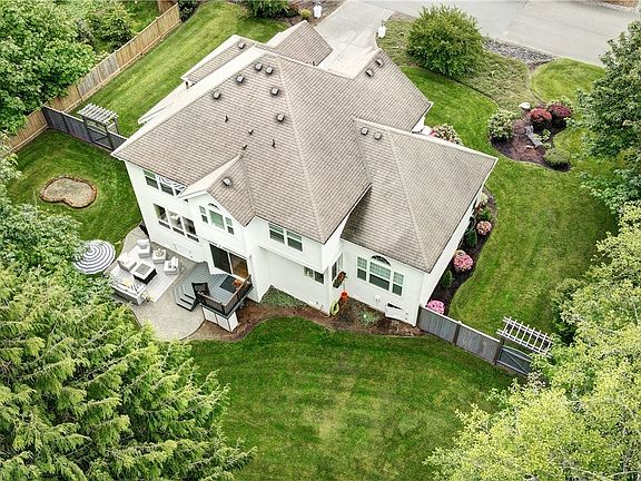 2nd image of 5817 231st Ave E