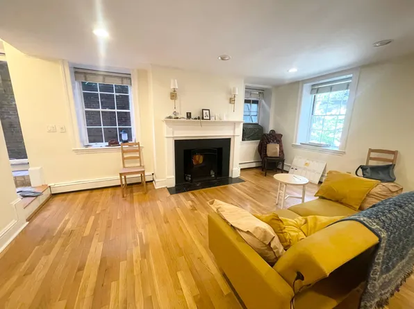23 Joy St APT 1, Boston, MA 02114