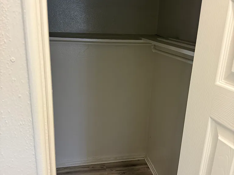 628 E Elk Ave #101 — Photo 13