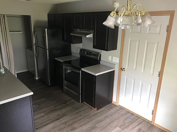 2nd image of 1209 Crescent St