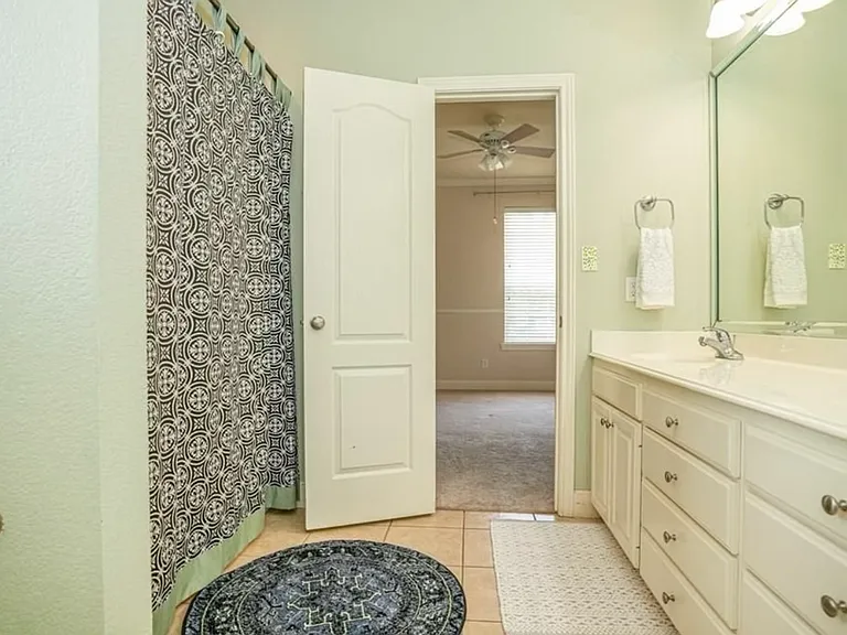 7001 Shadow Brooke St — Photo 20