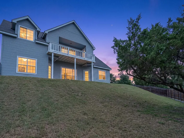 1810 Mesa Oaks Cir — Photo 48