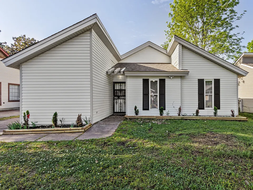 5697 Winter Tree Dr
