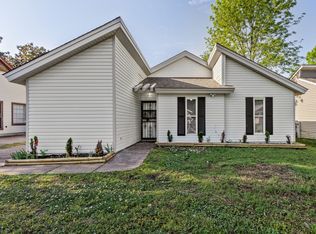5697 Winter Tree Dr, Memphis, TN 38115