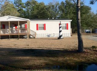 183 Chestnut Ln, Grantsboro, NC 28529