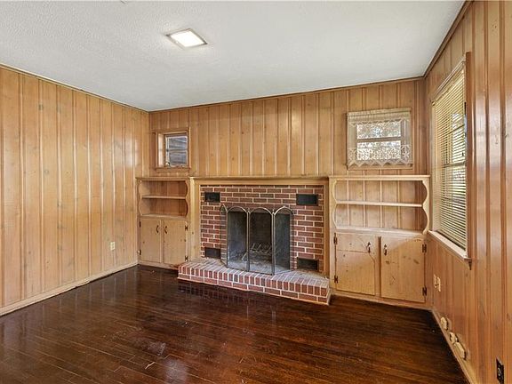 2nd image of 1814 Orchid St